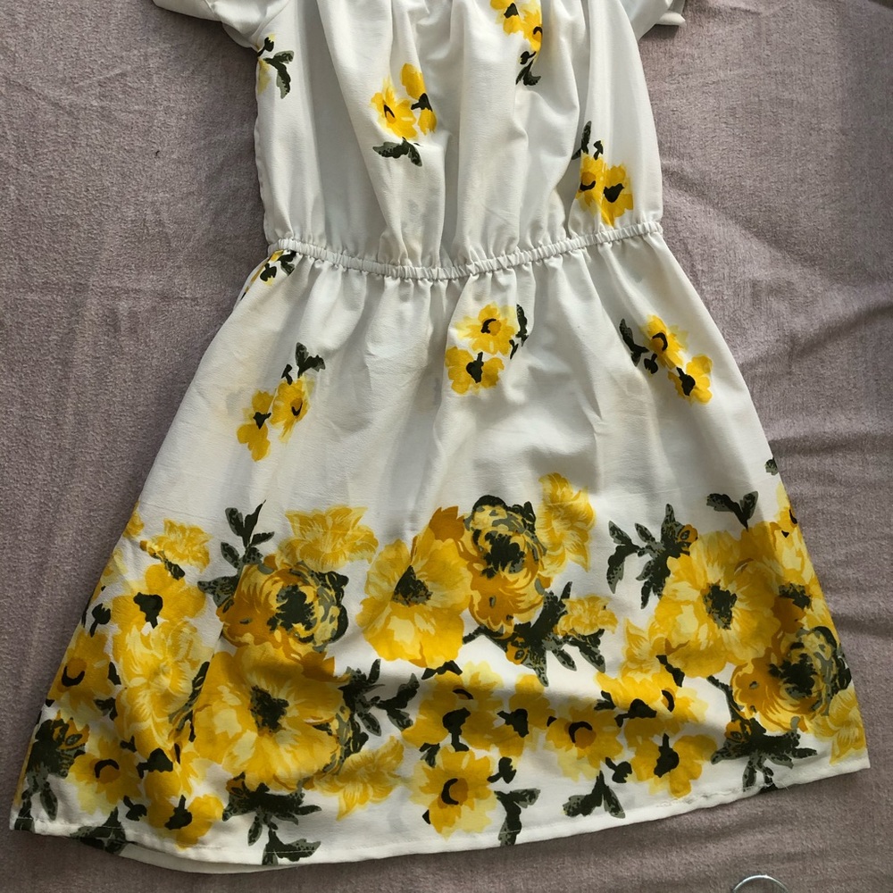 Dress - Picture 2 of 3